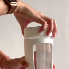 將影片載入圖庫檢視器並播放,S+ PURE 純粹杯 | 無墊圈、零死角、不卡垢運動水壺 700ml
